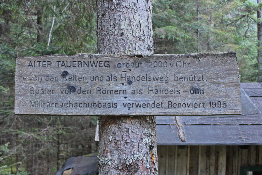 Schild vom alten Tauernweg
