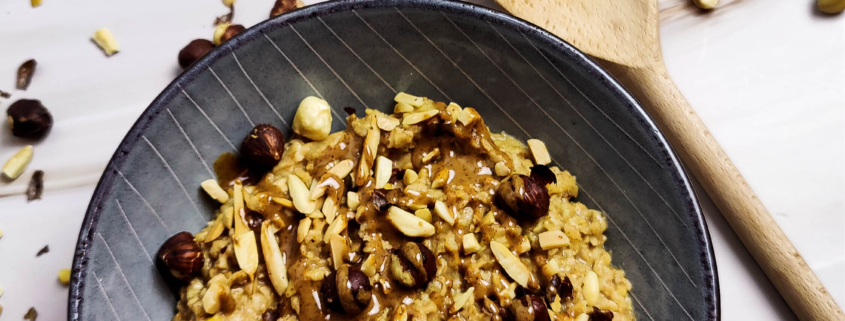 Apfel-Zimt-Porridge Frühstück im Winter