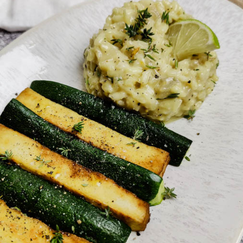 Risotto als Beilage Tofu und Zuccchini