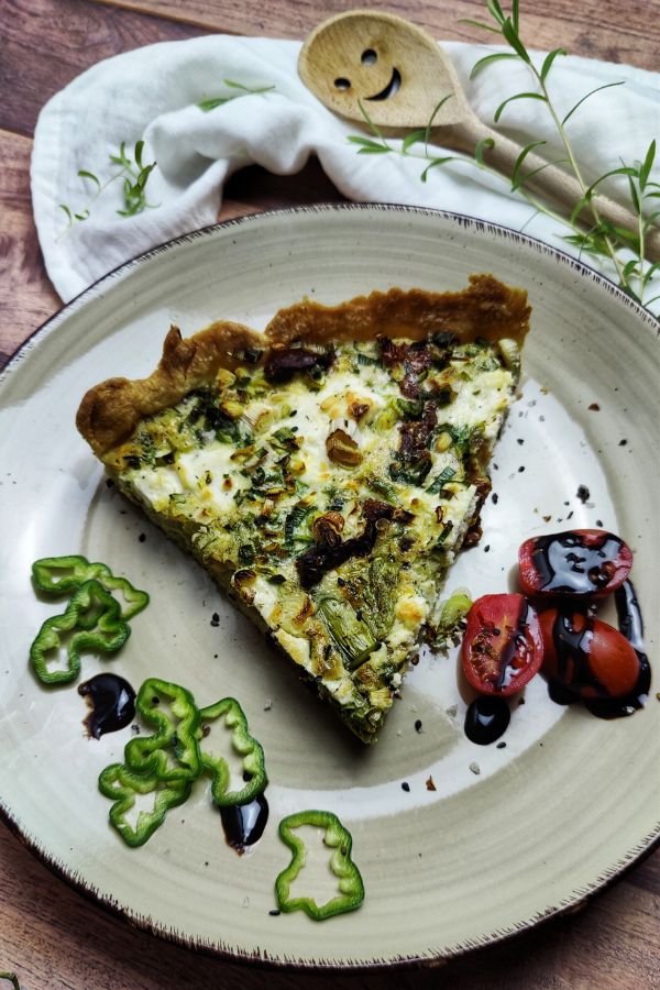 Frühlingsquiche mit Spargel und Bärlauch